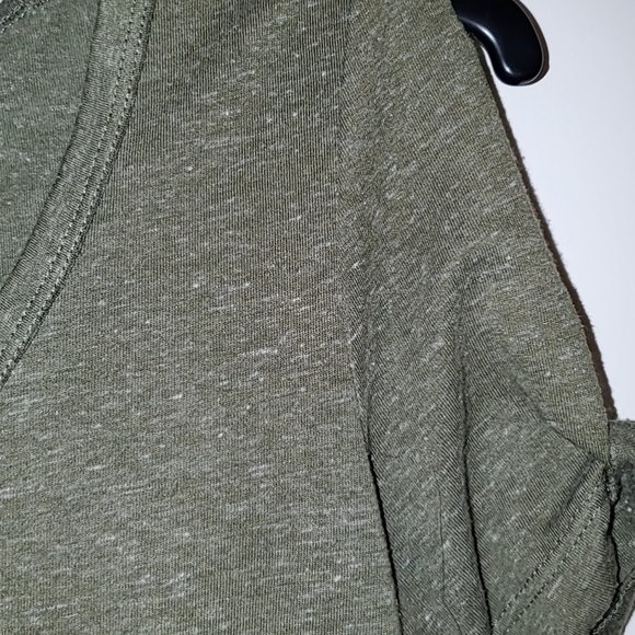 Green t-shirt - Picture 2 of 2